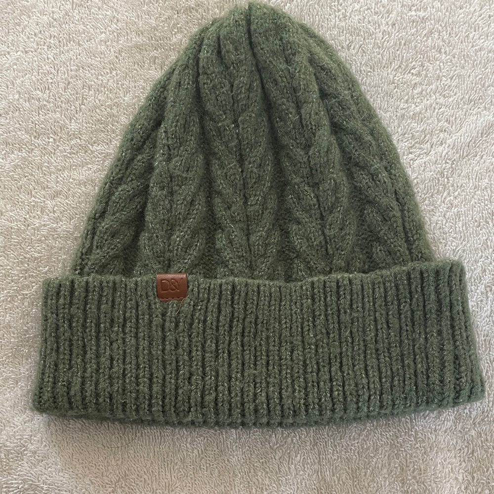 D&Y Green Cable Knit Beanie